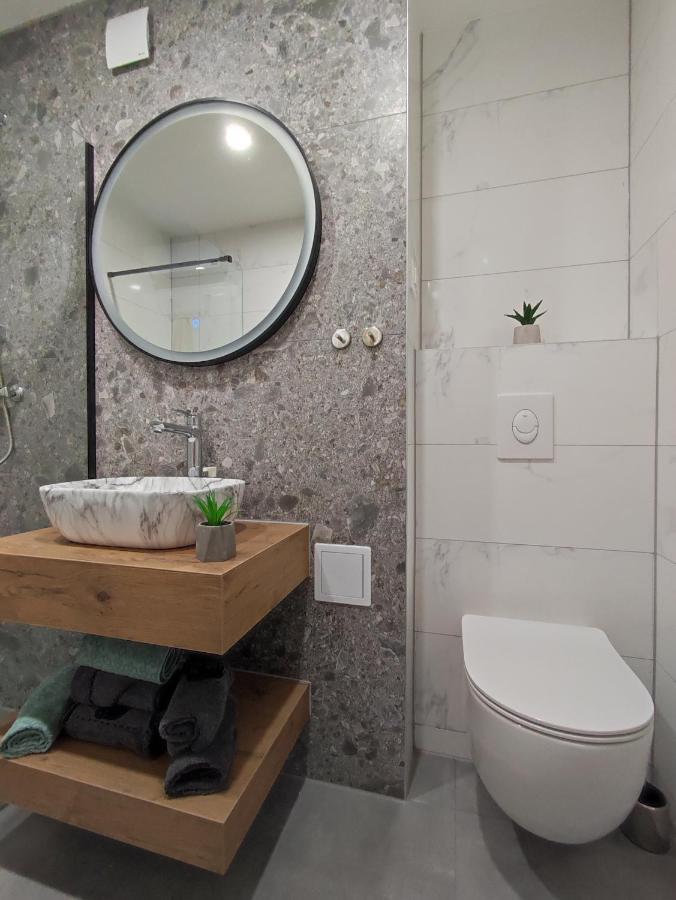 Center Apartment Pia Omiš Kültér fotó