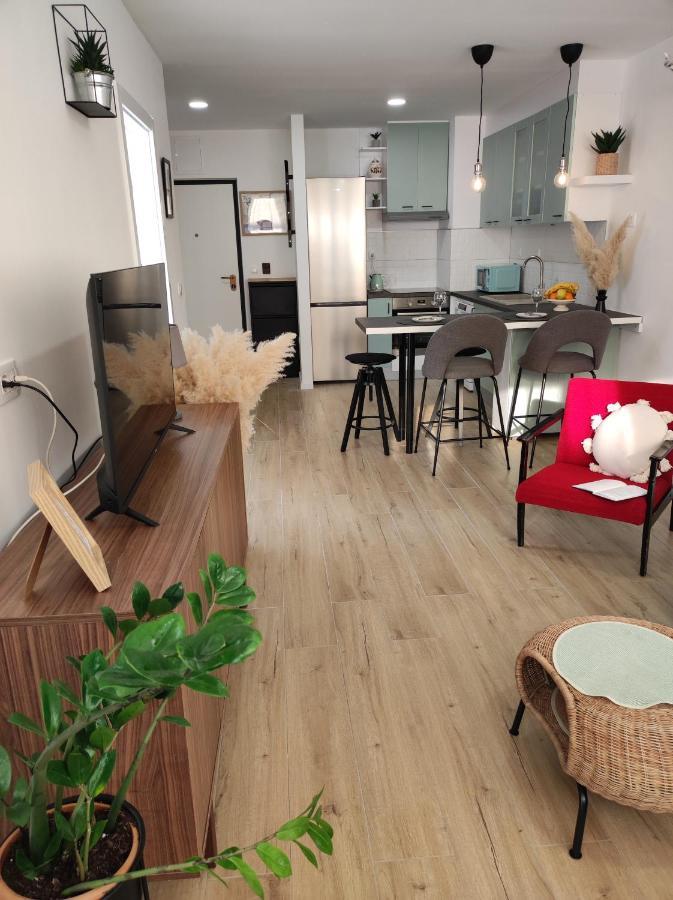 Center Apartment Pia Omiš Kültér fotó