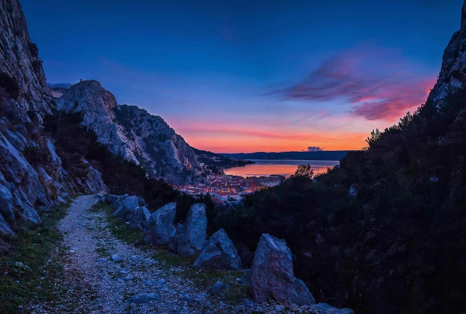 Center Apartment Pia Omiš Kültér fotó
